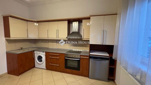 Kiadó téglalakás, albérlet, Debrecenben 220 E Ft / hó, 3 szobás