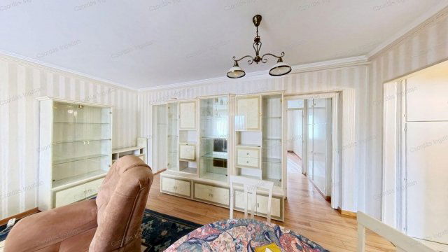 Eladó panellakás, Veszprémben, Simon István utcában 68 M Ft