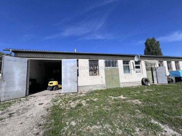 Kiadó ipari ingatlan, Mogyorósbányán 140 E Ft / hó