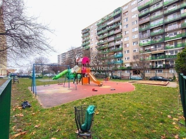 Eladó panellakás, Budapesten, X. kerületben 62.9 M Ft, 2+1 szobás