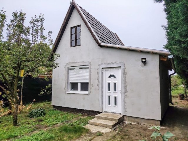 Eladó családi ház, Békéscsabán 14.9 M Ft, 1 szobás