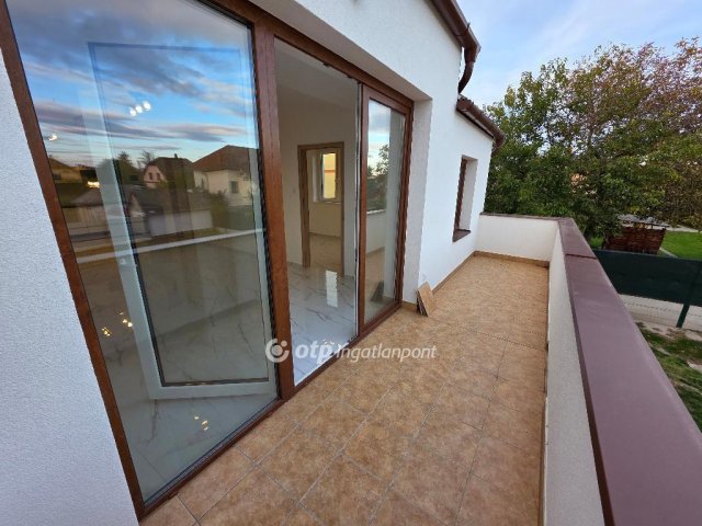 Eladó téglalakás, Hajdúszoboszlón 73.5 M Ft, 2 szobás