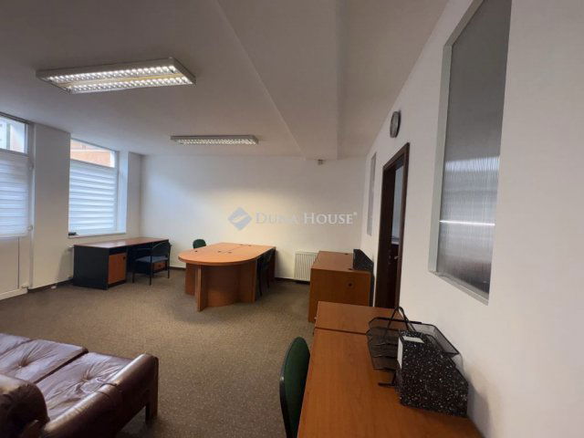 Eladó üzlethelyiség, Pécsett, Légszeszgyár utcában 68 M Ft