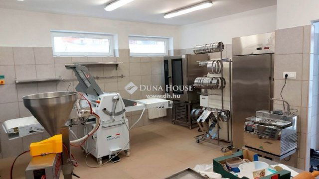 Eladó ipari ingatlan, Fóton 199 M Ft / költözzbe.hu