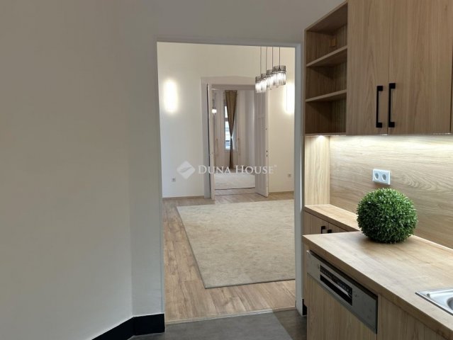 Eladó téglalakás, Budapesten, XIV. kerületben 129 M Ft, 3 szobás