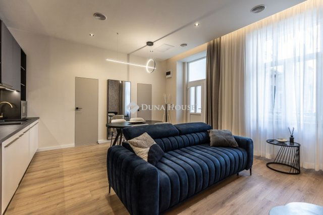 Eladó téglalakás, Budapesten, VI. kerületben 120 M Ft, 3 szobás