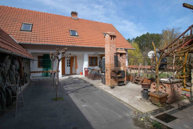 Eladó családi ház, Pécsváradon 99.9 M Ft, 5 szobás