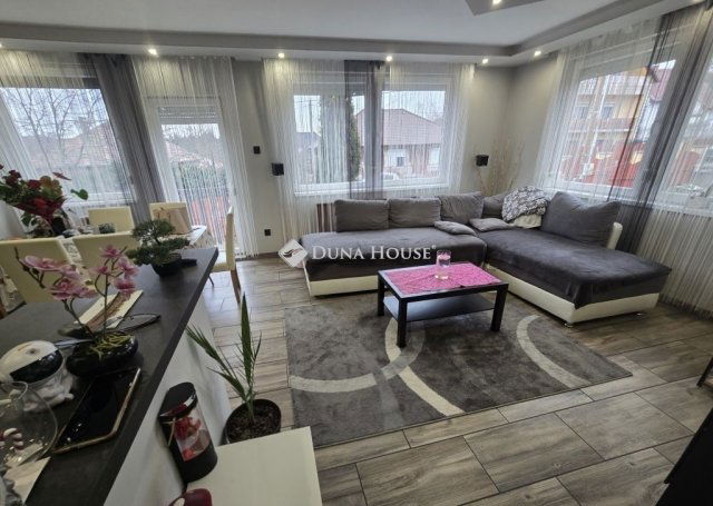 Eladó ikerház, Pécelen 88.378 M Ft, 4 szobás