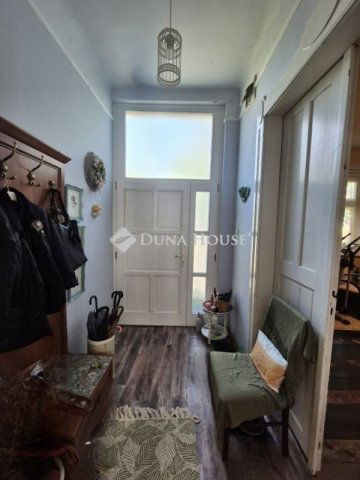 Eladó családi ház, Kecskeméten 64.99 M Ft, 3 szobás