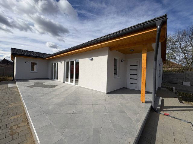 Eladó családi ház, Sajószentpéteren 125 M Ft, 3 szobás