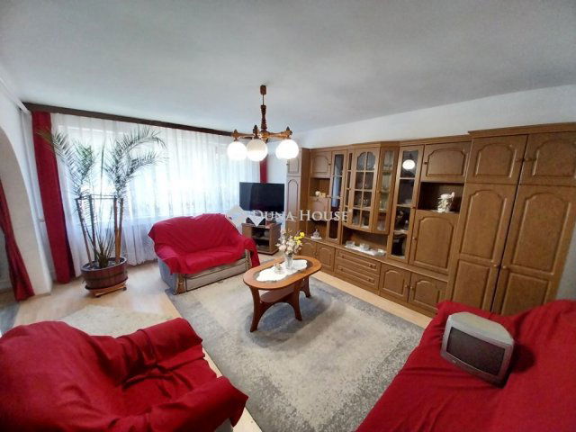 Eladó családi ház, Tatabányán 65 M Ft, 4 szobás