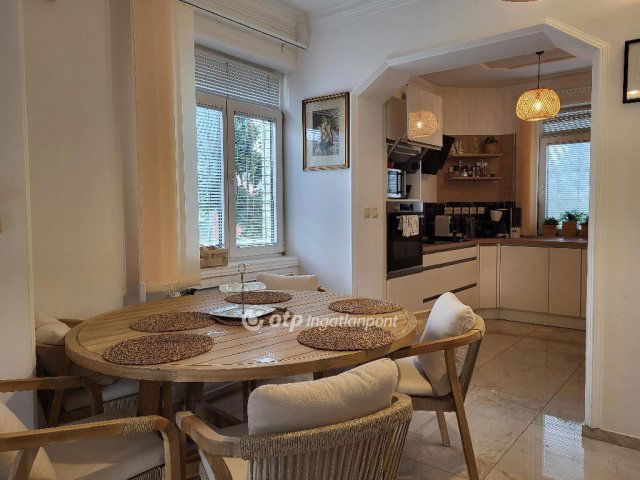 Eladó családi ház, Zamárdiban 330 M Ft, 6 szobás