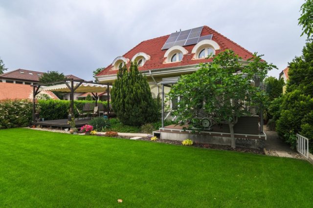 Eladó ikerház, Budapesten, XVIII. kerületben 197 M Ft, 5 szobás