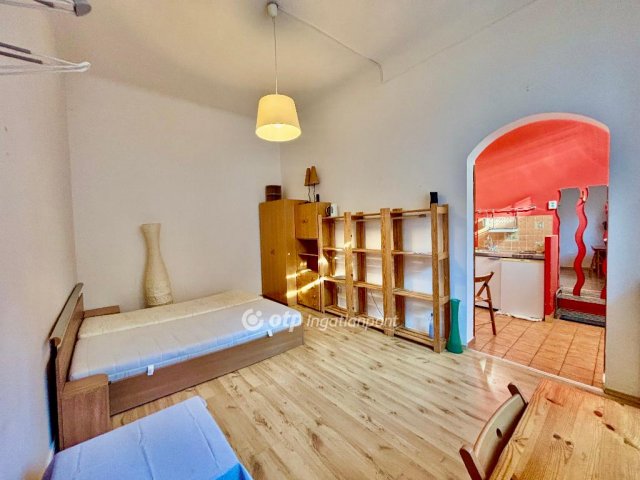 Eladó téglalakás, Budapesten, VII. kerületben 44 M Ft, 1 szobás