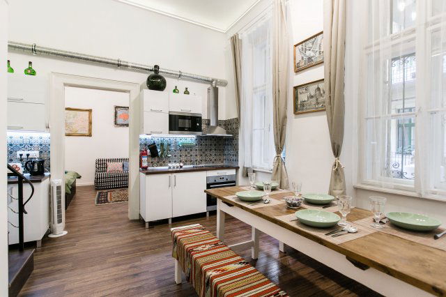 Kiadó téglalakás, albérlet, VI. kerületben, Teréz körúton