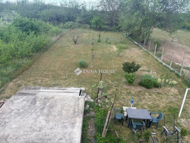 Eladó családi ház, Csajágon 64 M Ft, 6 szobás