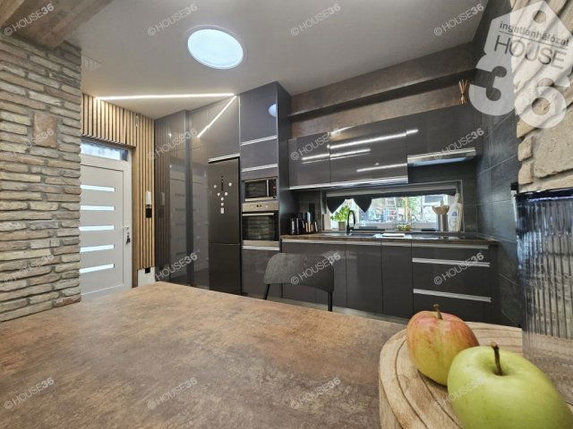 Eladó családi ház, Kecskeméten 70.9 M Ft, 2 szobás