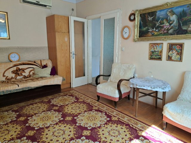 Eladó családi ház, Vecsésen 71.5 M Ft, 2 szobás
