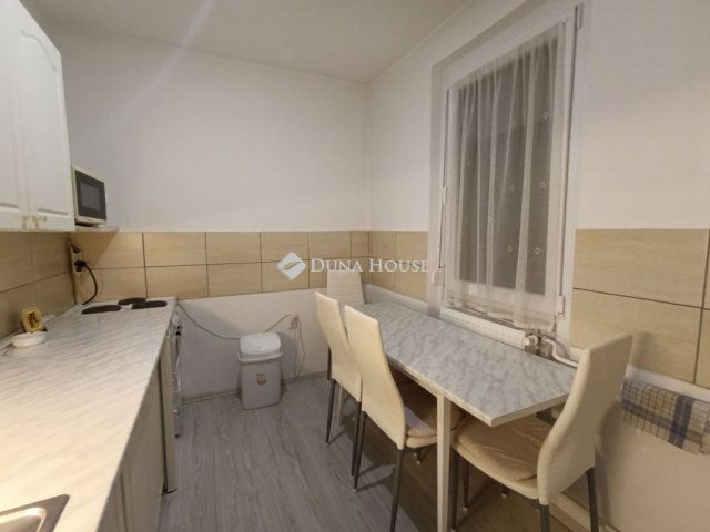 Eladó panellakás, Mohácson, Brand Ede utcában 21 M Ft, 1 szobás