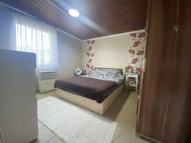 Eladó családi ház, Decsen 26.5 M Ft, 2 szobás