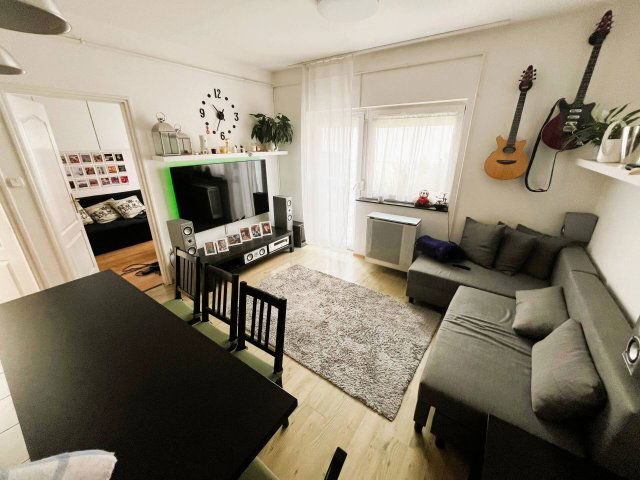 Eladó téglalakás, Szigetszentmiklóson 47.9 M Ft, 3 szobás
