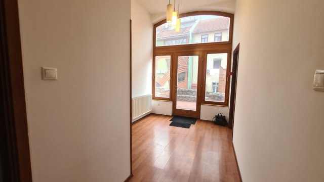 Kiadó iroda, Pécsett 150 E Ft / hó, 2 szobás