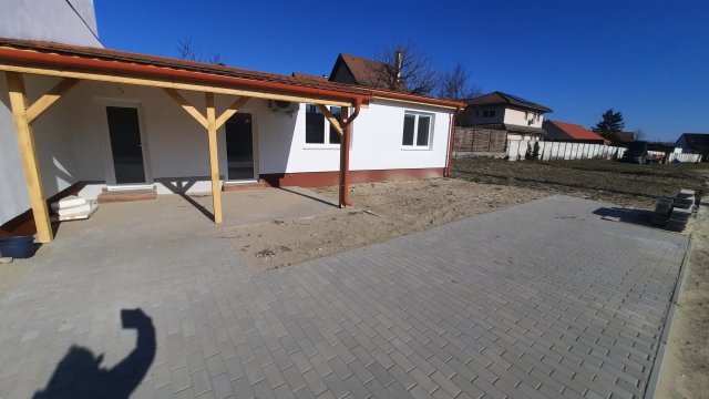 Eladó sorház, Budapesten, XXIII. kerületben, Grassalkovich úton