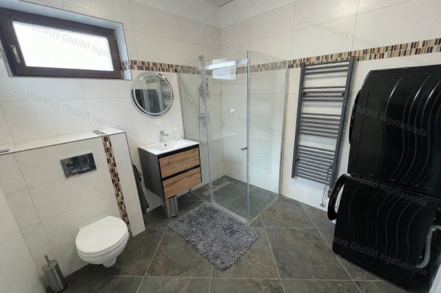 Eladó családi ház, Gödöllőn 125 M Ft, 2 szobás