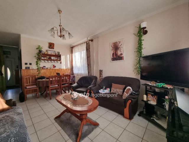 Eladó családi ház, Kemenespálfán 33.9 M Ft, 3+2 szobás