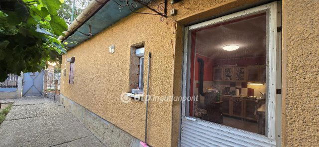 Eladó családi ház, Hajdúhadházon 17 M Ft, 2 szobás