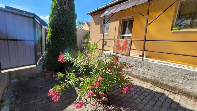 Eladó családi ház, Egerben 42.9 M Ft, 3 szobás