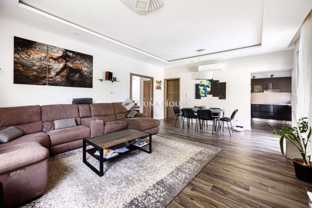 Eladó családi ház, Budaörsön 319 M Ft, 5 szobás