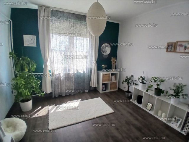 Eladó téglalakás, Budapesten, III. kerületben 59.9 M Ft