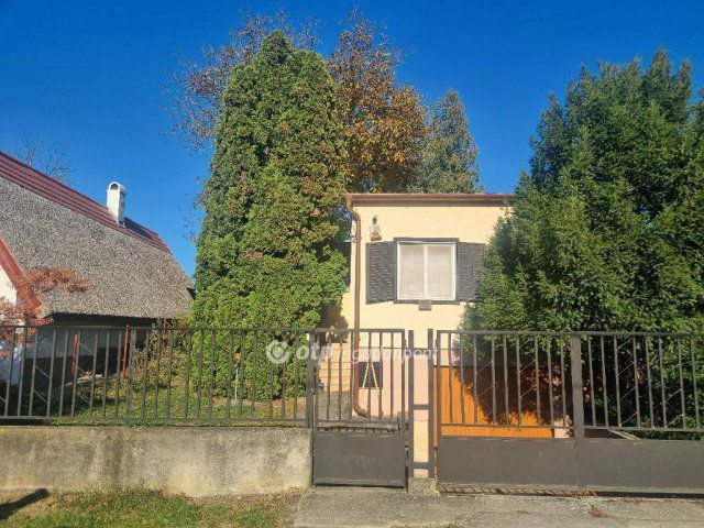 Eladó családi ház, Tasson 55 M Ft, 2+1 szobás