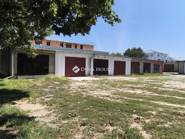 Eladó ipari ingatlan, Mosonmagyaróváron 9.9 M Ft