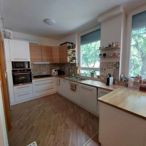 Eladó téglalakás, Pécsett 89.99 M Ft, 3 szobás