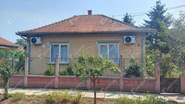 Eladó családi ház, Csanádapácán 14.9 M Ft, 2 szobás