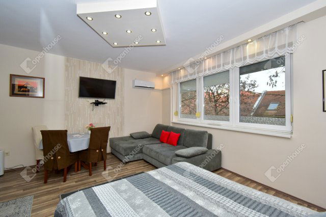 Kiadó téglalakás, albérlet, Szegeden 130 E Ft / hó, 1 szobás