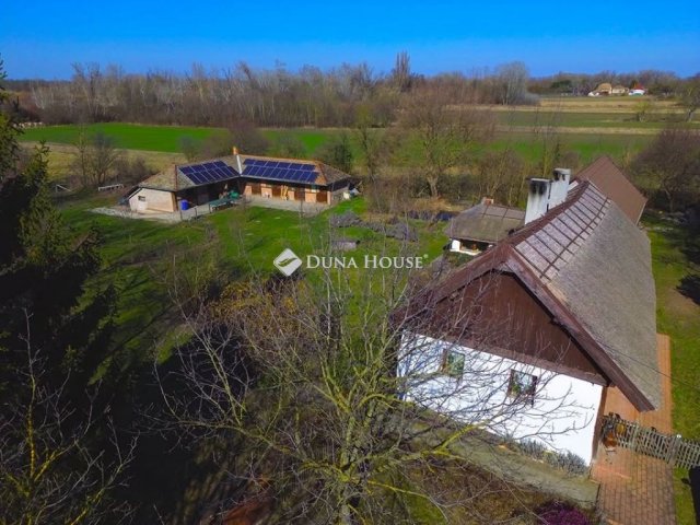 Eladó családi ház, Fehértón 128 M Ft, 2 szobás