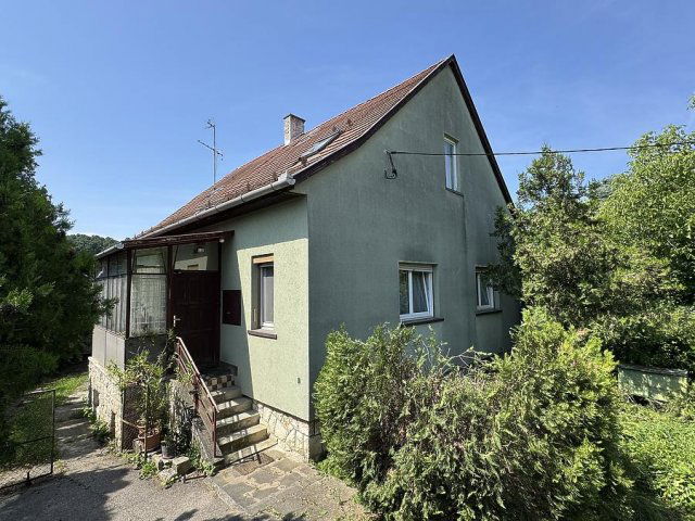 Eladó családi ház, Budakalászon 100 M Ft, 5 szobás