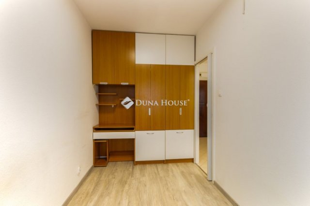 Kiadó panellakás, albérlet, IV. kerületben, Nyár utcában