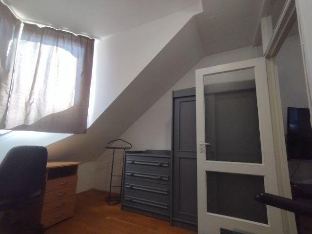 Kiadó panellakás, albérlet, Pécsett 280 E Ft / hó, 4 szobás
