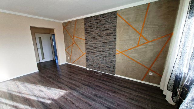 Kiadó panellakás, albérlet, Székesfehérvárott, Sarló utcában