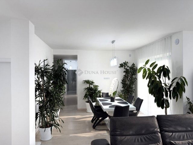 Eladó téglalakás, Budapesten, XIX. kerületben 152 M Ft, 3 szobás