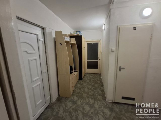 Eladó téglalakás, Szegeden 41 M Ft, 2 szobás