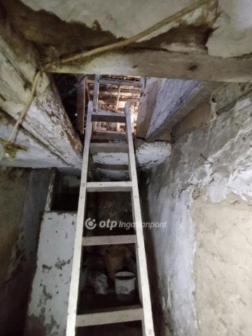 Eladó telek, Pécsett 11 M Ft / költözzbe.hu