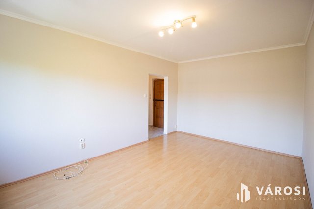 Kiadó panellakás, albérlet, Győrött 170 E Ft / hó, 2 szobás