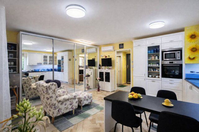 Eladó téglalakás, Győrött 53.9 M Ft, 1 szobás