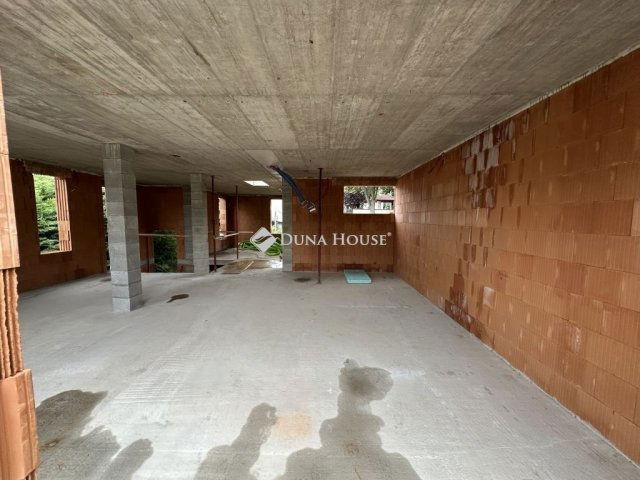 Eladó téglalakás, Törökbálinton 259.9 M Ft, 5 szobás