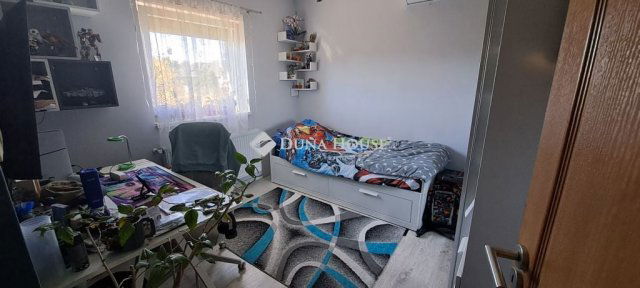 Eladó családi ház, Szigetszentmiklóson 109 M Ft, 4 szobás